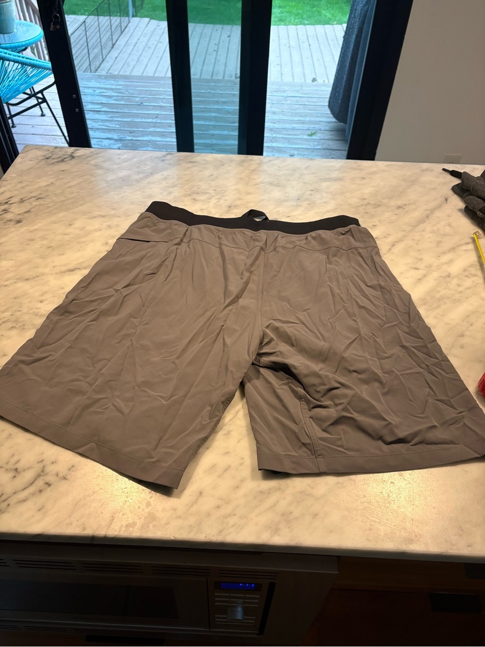 lululemon athletica Men’s Gray Athletic Shorts with Black Waistband Accent